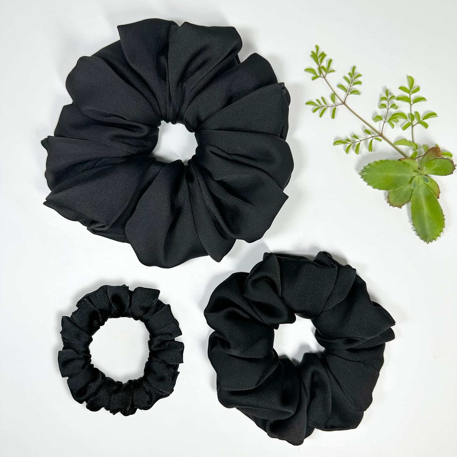 Chiffon Volume Scrunchie / Black