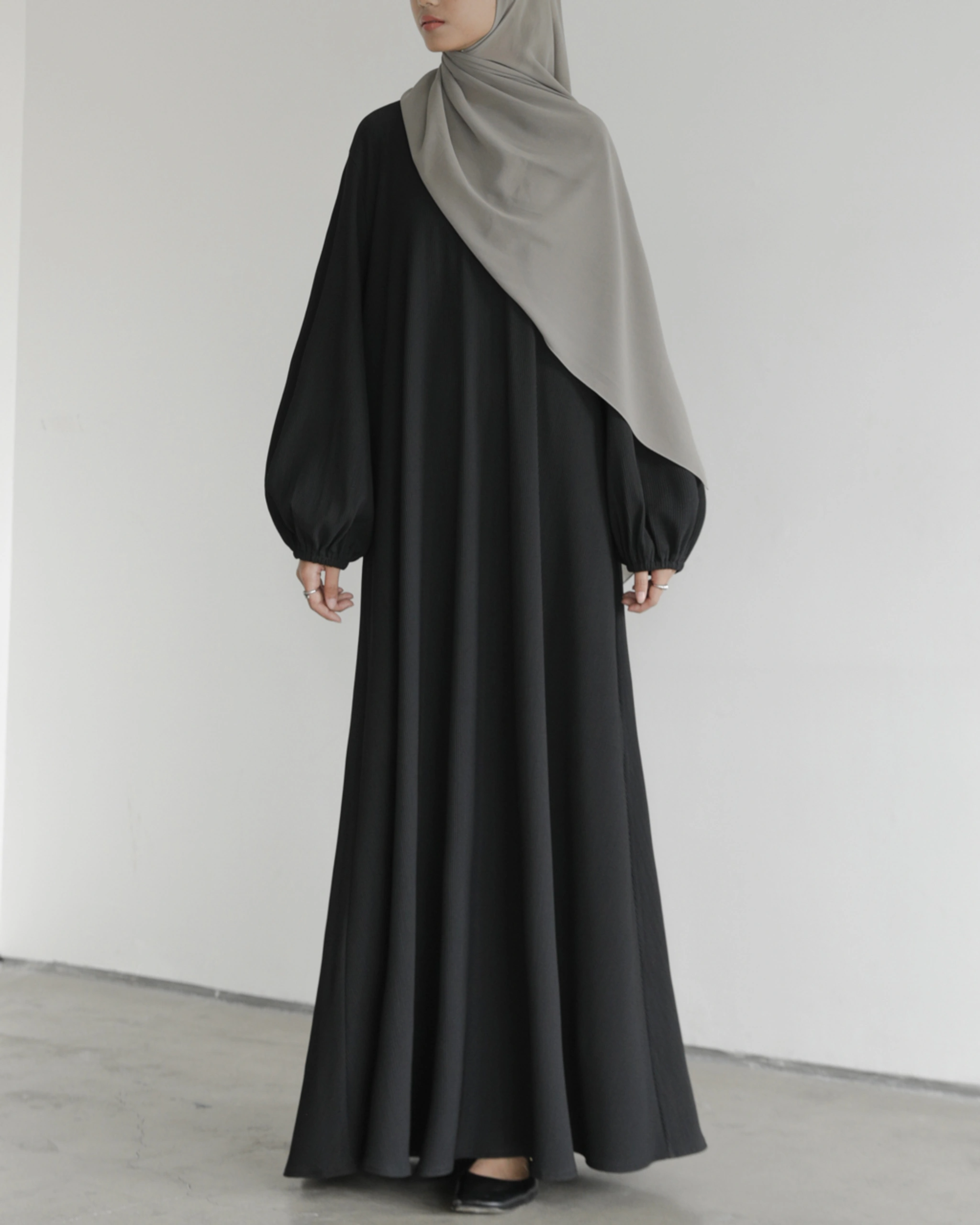 Modest Pleats Abaya