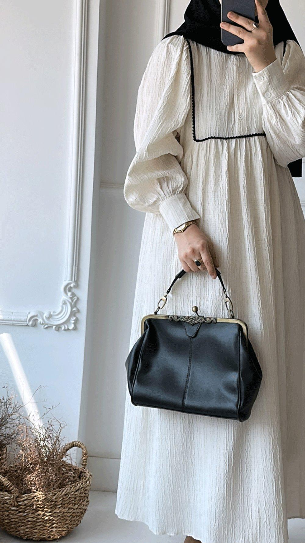 The Monochrome Piping Abaya