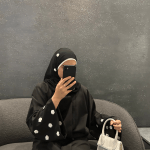 The Warda Abaya in Black 1