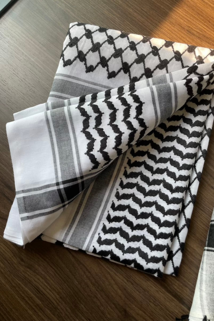 Unisex Black & White Scarf 1