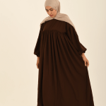 Zoya Abaya in Brown