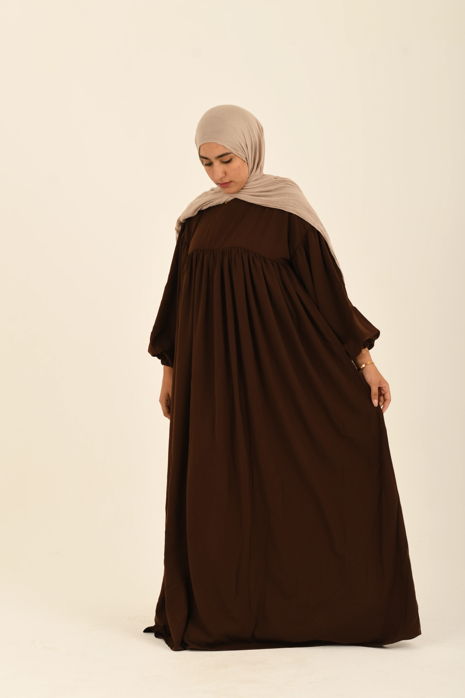 Zoya Abaya in Brown 2