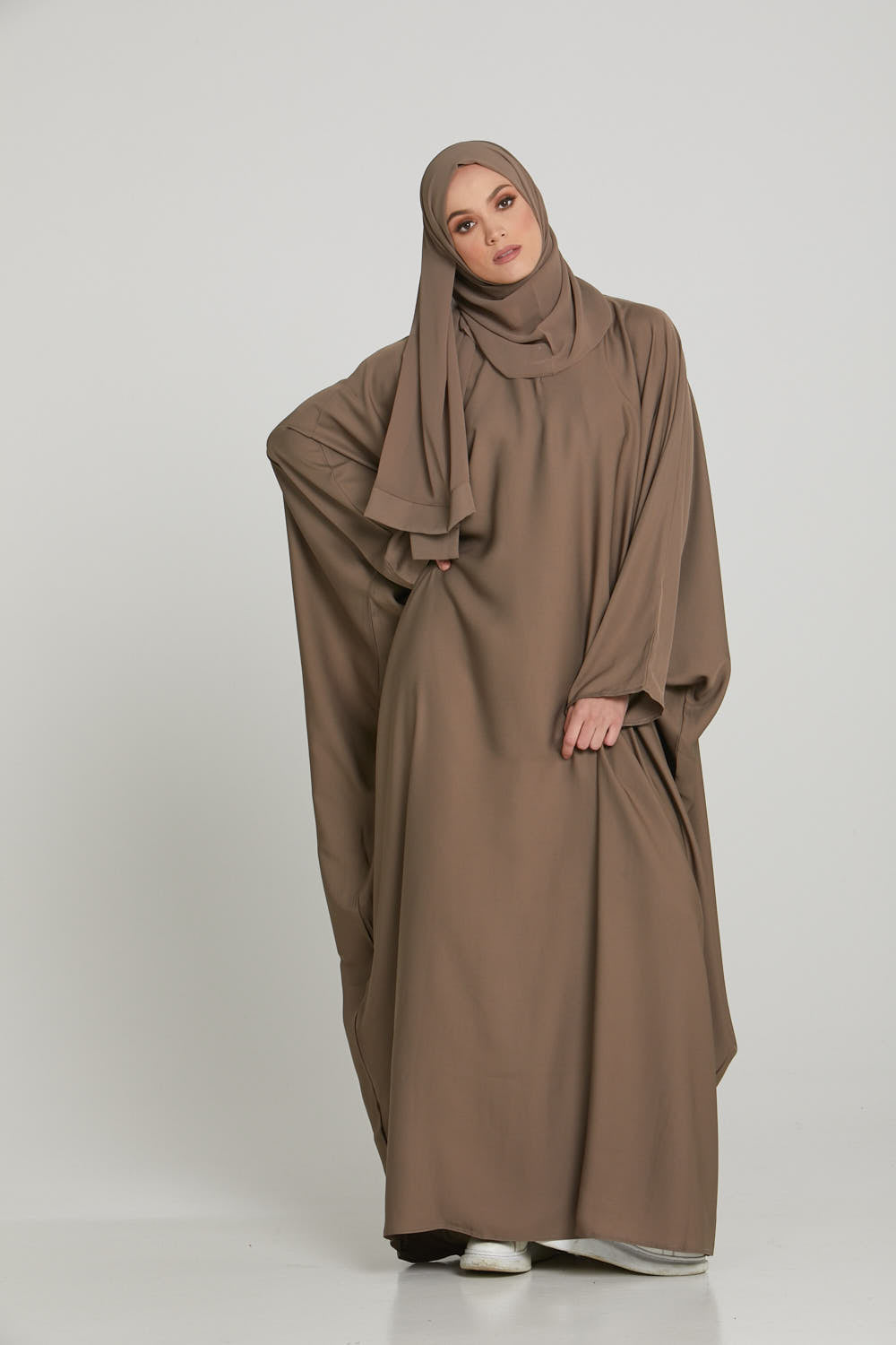 Coffee Closed Farasha Abaya