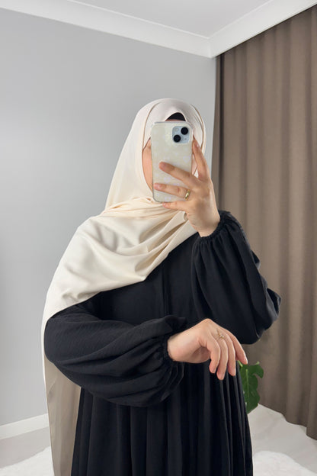 The Airflow Abaya Classic Black 4